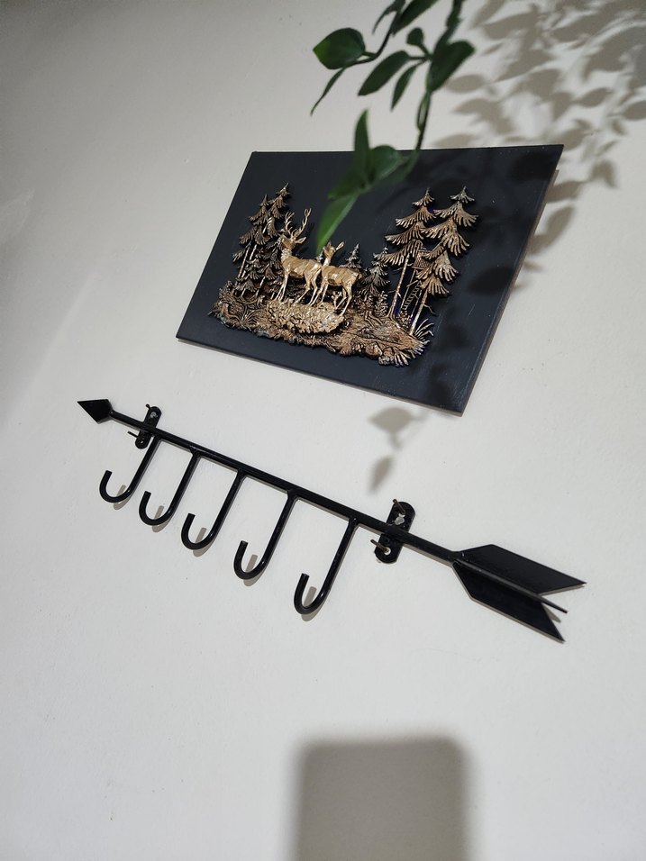 Kara Ok Desenli Siyah Duvar Askısı - Görsel 2