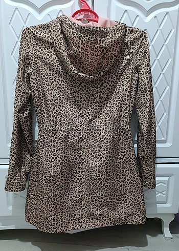 Kahverengi Leopar Desenli Midi Yağmurluk - Görsel 3