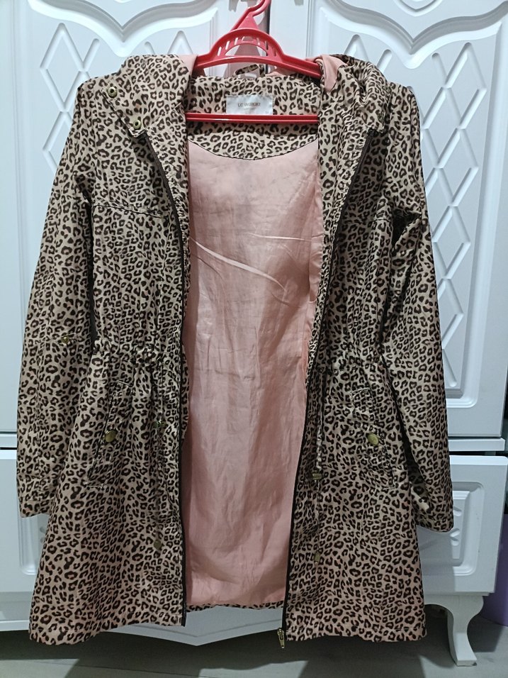 Kahverengi Leopar Desenli Midi Yağmurluk - Görsel 2
