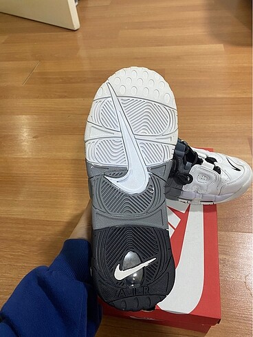 43 Beden nike uptempo ayakkabi