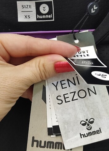 xs Beden siyah Renk orijinal Hummel tişört 