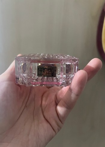 Victoria's Secret Bombshell Kadın Parfümü 50ml - Görsel 4
