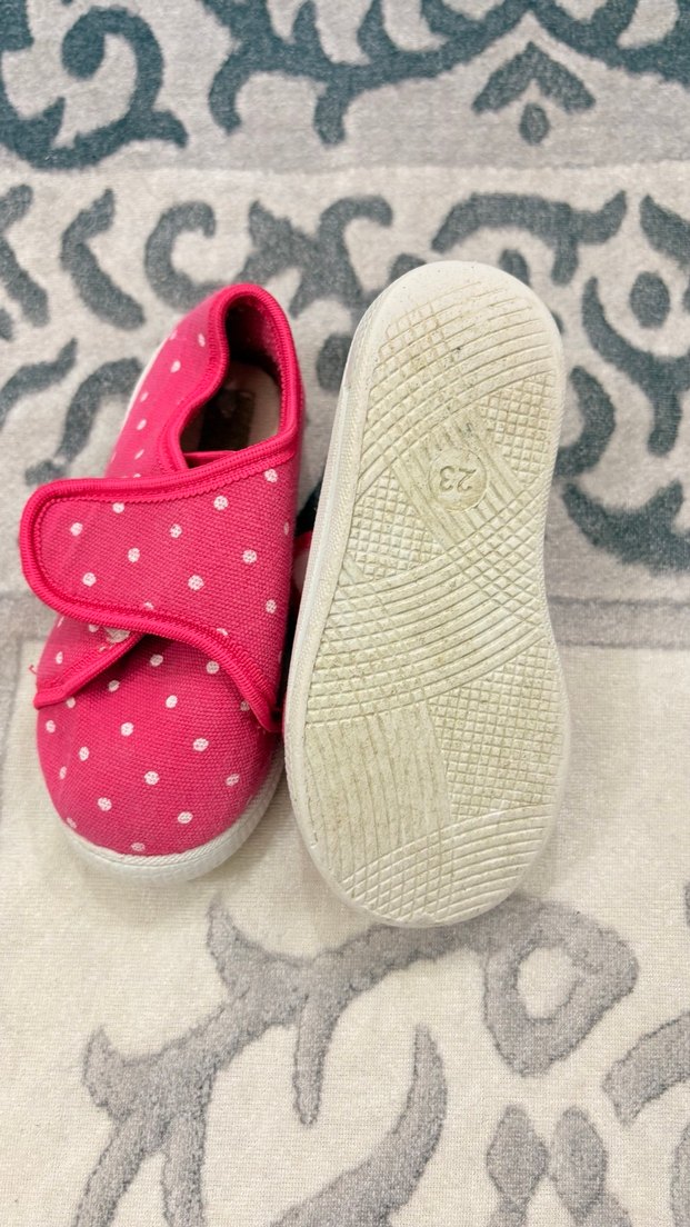 Kız Çocuk Pembe Puantiyeli Cırtcırtlı Terlik - Görsel 2