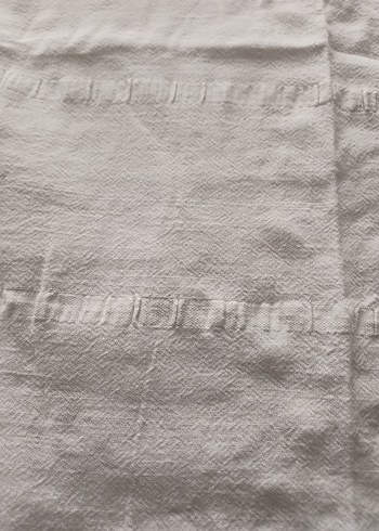 Gri Tonlarda Düz Beyaz Nevresim - Görsel 2