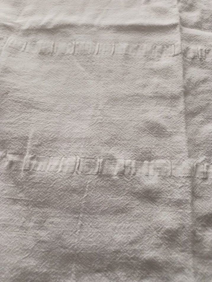 Gri Tonlarda Düz Beyaz Nevresim - Görsel 2