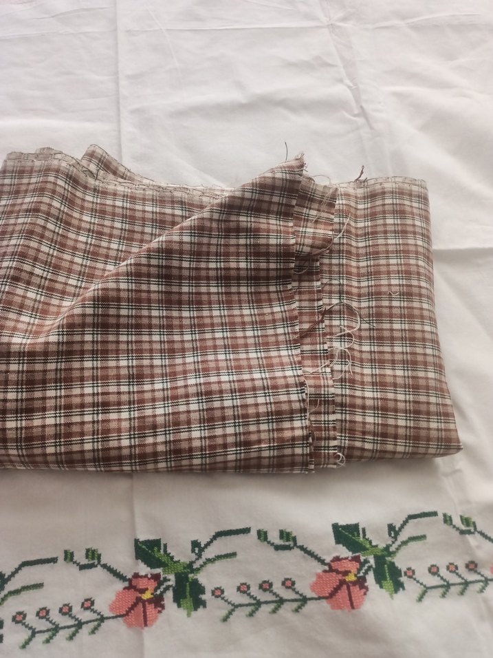 Kahverengi Ekose Masa Örtüsü - Görsel 2