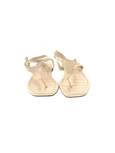 38 Beden Stradivarius Sandalet %70 İndirimli.