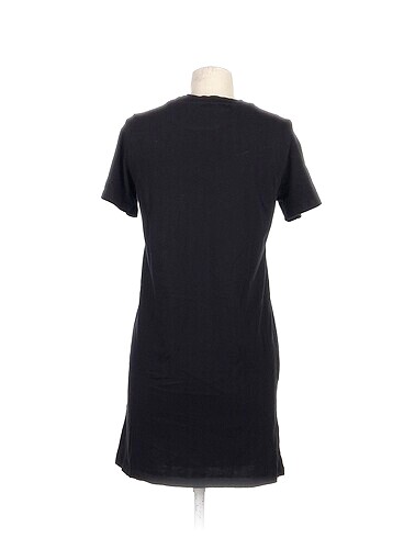 m Beden PreLoved Kısa Elbise %70 İndirimli.