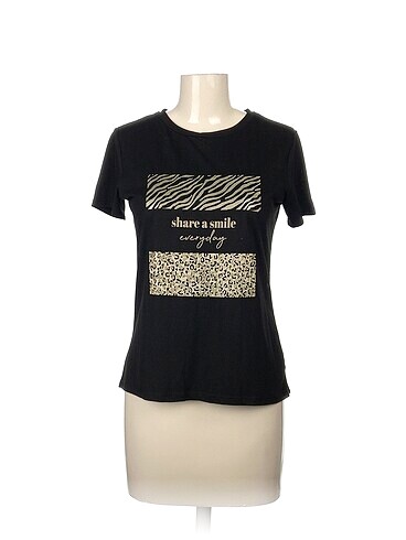 Defacto T-shirt %70 İndirimli.