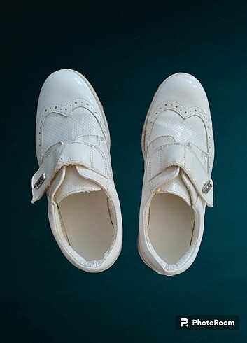 33 Beden Beyaz Çocuk Rugan Ayakkabı 