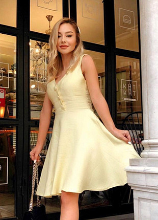Sarı elbise 