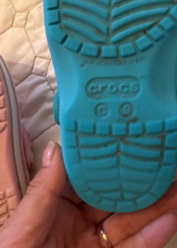 Crocs Kız Çocukları için Pembe Cırtcırtlı Terlik