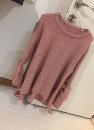 Pembe tunik tarzinda hem elbise hemde kazak olarak giyilebilir