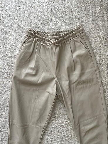 Zara Zara deri krem rengi jogger pantolon