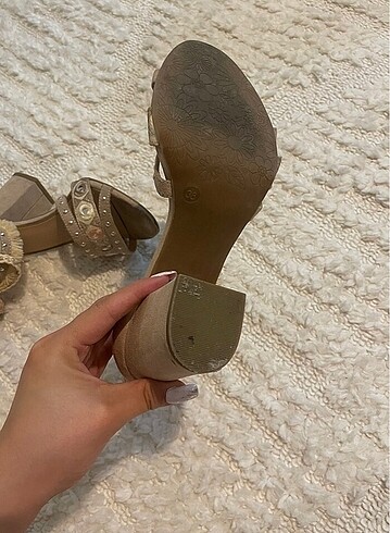 38 Beden Şık topuklu sandalet