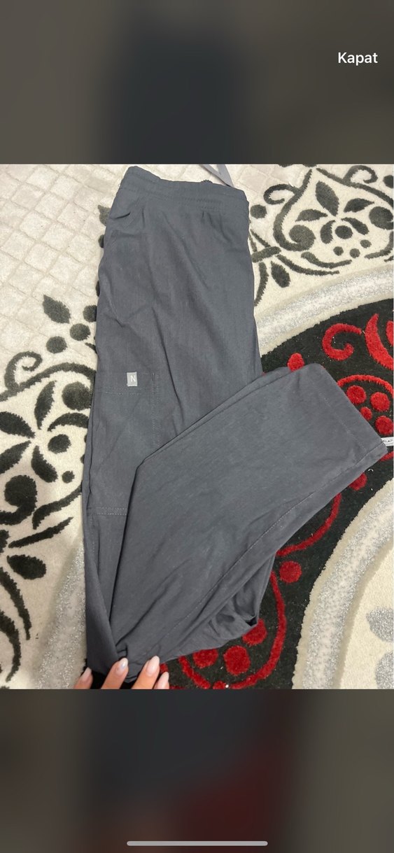 Notus marka medikal scrub ve antrasit alt takım. Halinde - Görsel 2