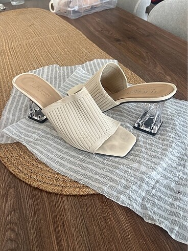 Zara Şeffaf topuklu ayakkabı/sandalet