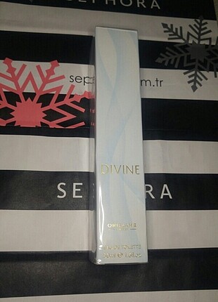 Oriflame divine 
