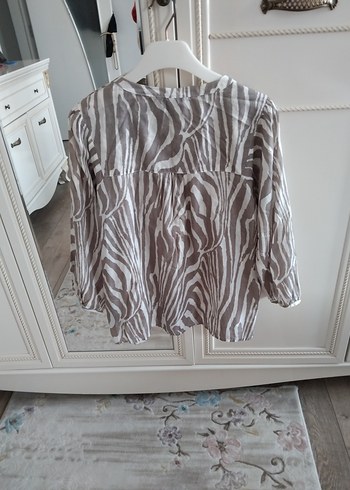 H&M Gri Zebra Desenli V Yaka Keten Gömlek