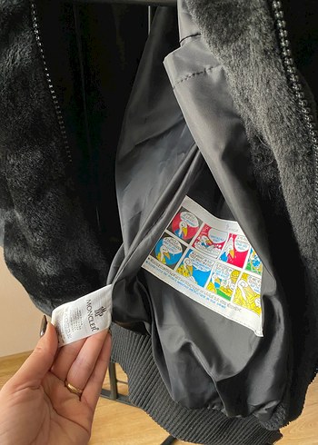 Moncler Siyah Kürklü Kadın Mont - Görsel 3