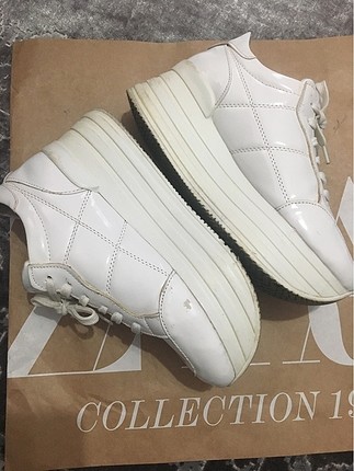 Zara Dolgu topuklu beyaz spor ayakkabı
