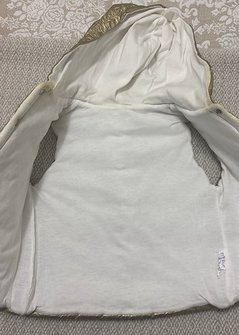 Kız Çocuk Altın Rengi Kapüşonlu Yelek - Görsel 3