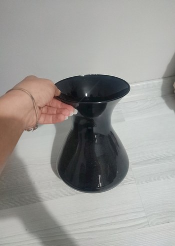 Siyah Parlak Vazo