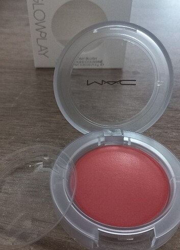 M.a.c glowplay allık that's peachy rengi