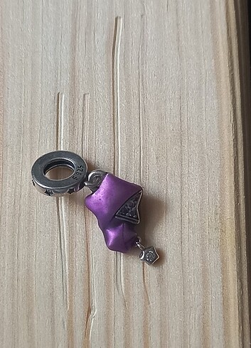 Pandora Yıldız charm pandora