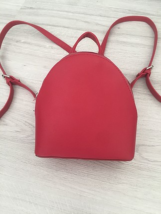 Bershka Kırmızı mini sırt çantası