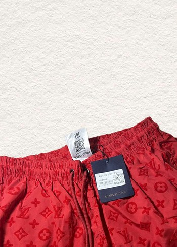 Louis Vuitton Kırmızı Mini Erkek Deniz Şortu - Görsel 2