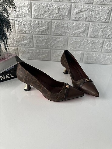 Yeni sezon galvenez topuklu Stiletto
