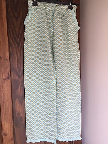 English home 2 adet pijama altı ve farmasi ruj