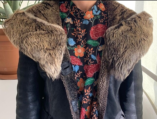 Deri kapüşonlu kürklü mont - Görsel 3