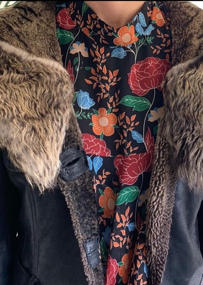 Deri kapüşonlu kürklü mont - Görsel 3