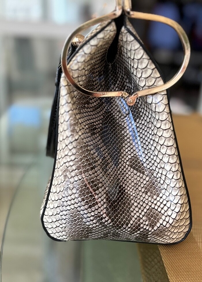 Bayan kol çantası yılan desenli - Görsel 2