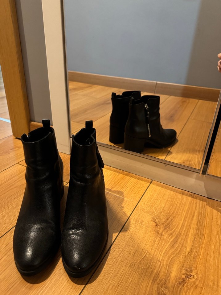 Siyah Deri Topuklu Kadın Bot - Görsel 3