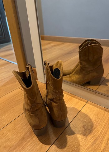 Kahverengi Süet Dolgu Topuklu Kadın Bot - Görsel 2