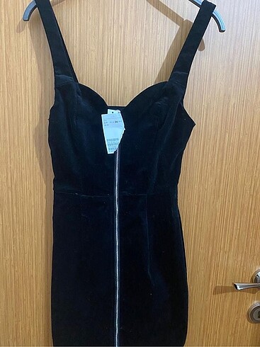 Kadife kalp yakalı H&M mini elbise