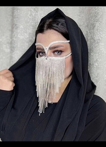 Taşlı yüz maskesi