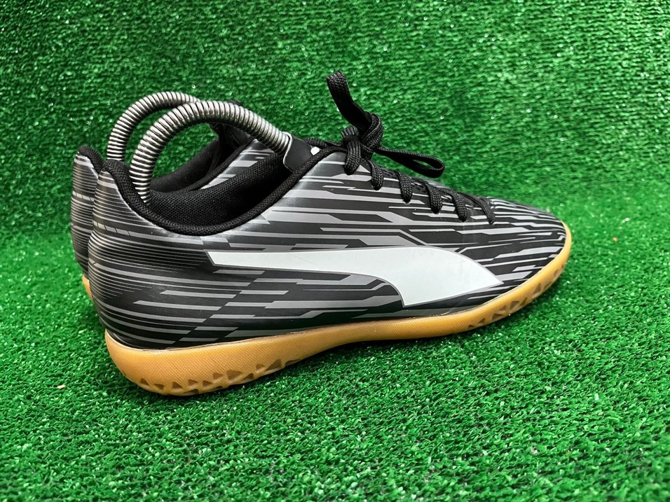 Puma Siyah-Beyaz Dinamik İç Sahalar İçin Spor Ayakkabı — görsel 2/9