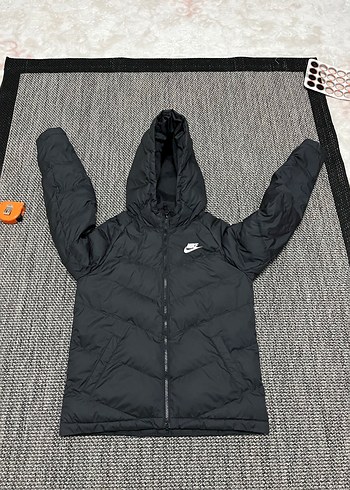 Nike Siyah Kapusonlu Sisme Mont 12 13 Yas