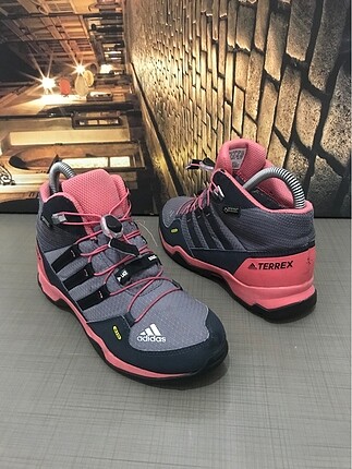 Orjinal Adidas Outdoor bot