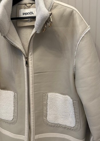 Kürk Detaylı Beyaz Kadın Midi Ceket - Görsel 2