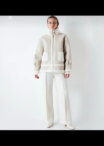 Kürk Detaylı Beyaz Kadın Midi Ceket - Görsel 8