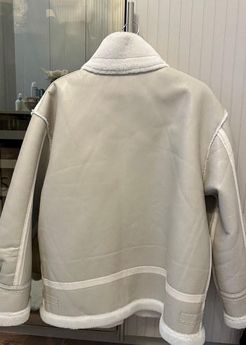 Kürk Detaylı Beyaz Kadın Midi Ceket - Görsel 5