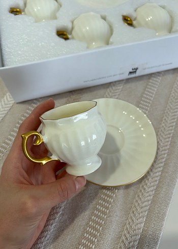 Gold Detaylı Beyaz Porselen Fincan Takımı - Görsel 2