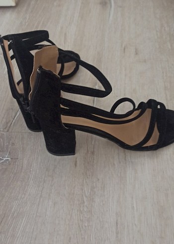 Siyah Süet Topuklu Sandalet Fermuarlı - Görsel 3