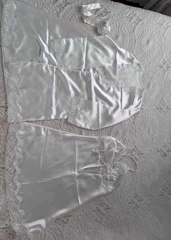 Saten Parlak Beyaz Midi Kadın Sabahlık - Görsel 4