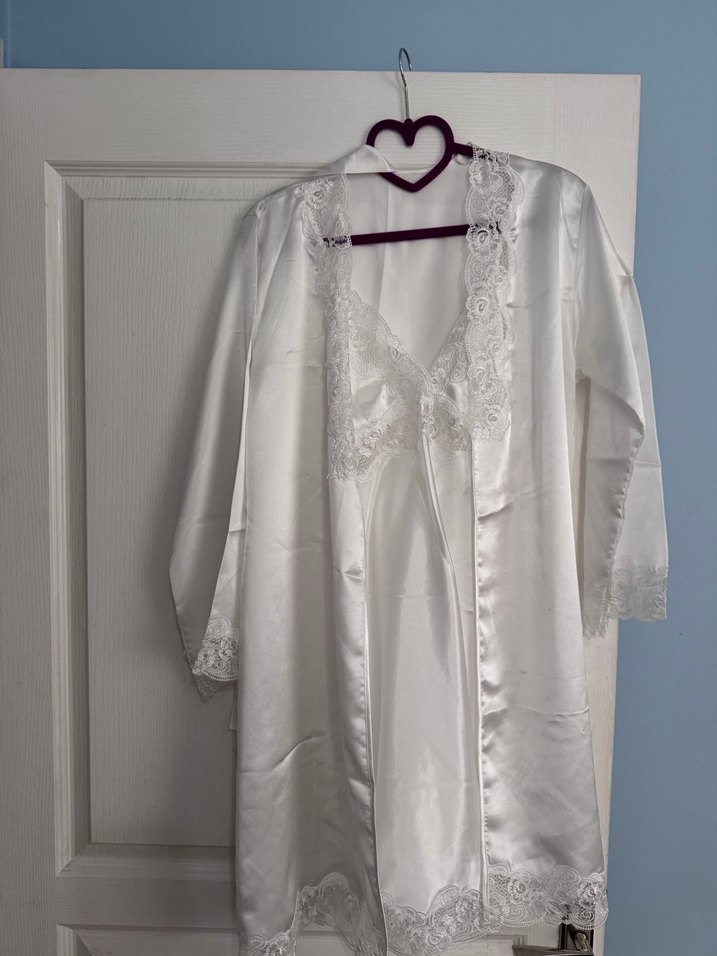 Saten Parlak Beyaz Midi Kadın Sabahlık - Görsel 2